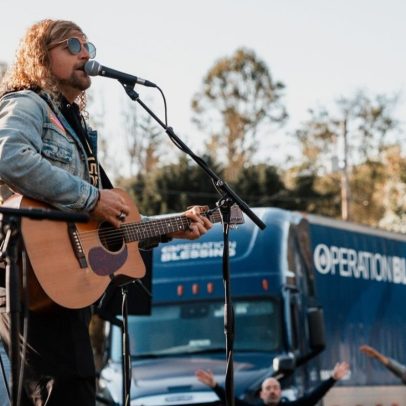 Governo proíbe eventos de adoração de Sean Feucht no Canadá por discurso de ódio