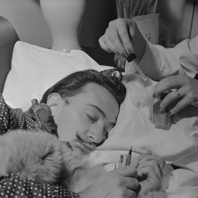 Estudo revela que micro-sonecas potencializam a criatividade de artistas como Dalí