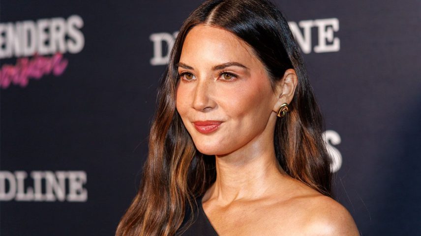 Olivia Munn compartilhou que sua mãe, Kim Munn, também foi diagnosticada com câncer de mama após fazer o mesmo teste de avaliação de risco. (Foto: Getty Images)