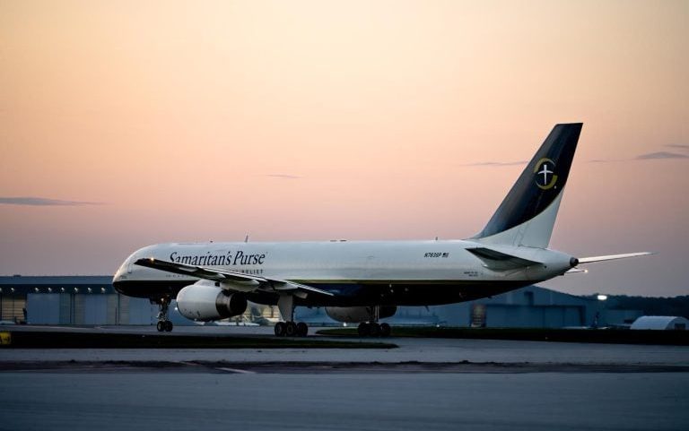 A Samaritan’s Purse enviou 48 toneladas de pacotes de alimentos. (Foto: Samaritan’s Purse)