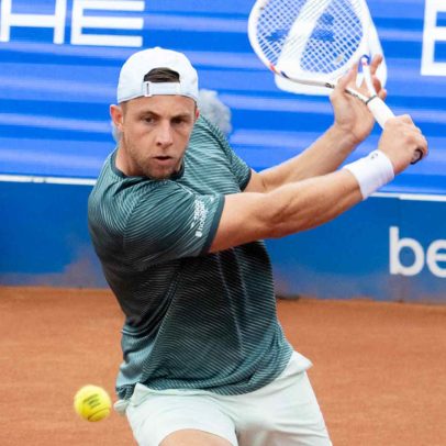 Griekspoor supera match-points e Baez triunfa em batalha intensa em Bastad