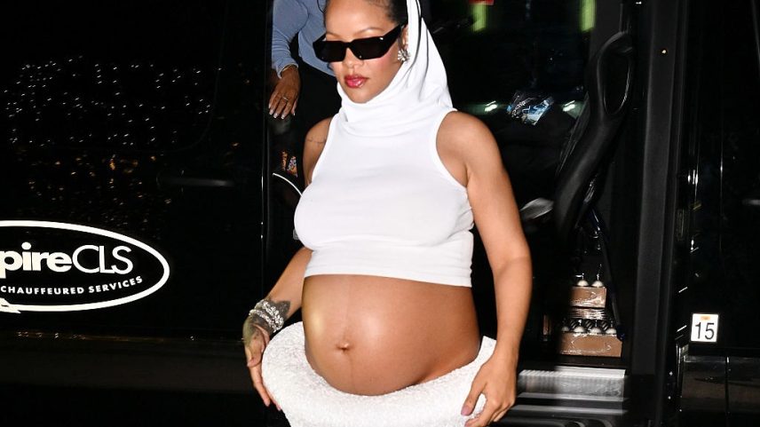Rihanna: barriga de fora e muito estilo (Foto: DUTCH/Bauer-Griffin/GC Images/Getty Images)