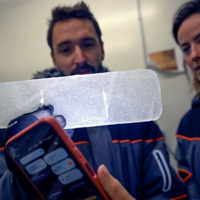 Cientistas analisam gelo em Bruxelas para desvendar segredos climáticos