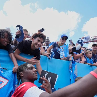 Cam Ward impressiona em treino e promete grandes jogadas para os Titans