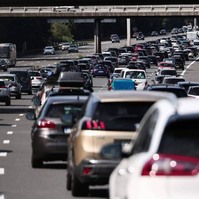 Habilitação na França fica mais barata com fim da exigência de autoescola