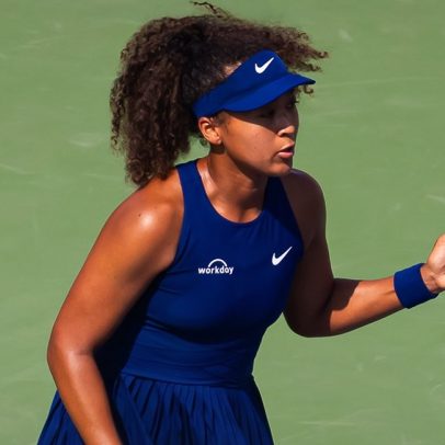 Osaka brilha em estreia e anuncia mudanças na formação da equipe