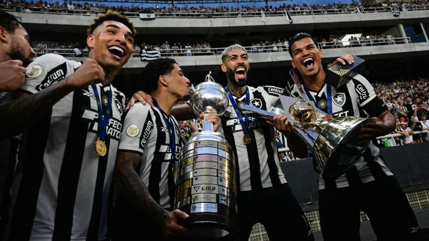Botafogo é o atual campeão da Libertadores: SBT tentará volta do torneio em disputa com Globo a partir de 2027 (Foto: Mauro Pimentel/AFP)