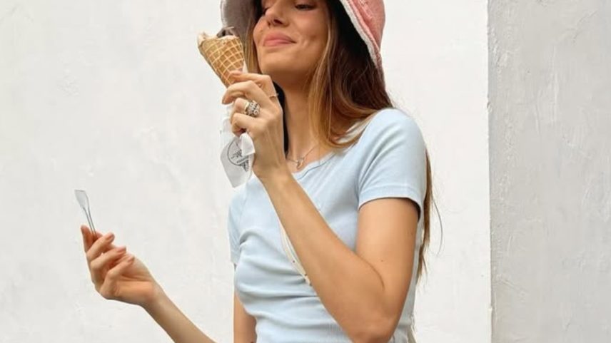 Camila Queiroz exibe barriguinha de grávida em viagem 'babymoon' com Klebber pela Itália (Foto: Reprodução/Instagram)