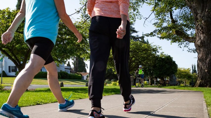 Cientistas apontam que não são necessários mais 10.000 passos por dia; bastam 7.000. (Foto: CLShebley/Adobe Stock)