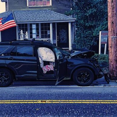 Dylan Walsh é flagrado com latas de bebida após acidente de carro em SUV