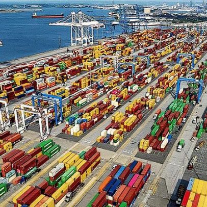 Transportadoras europeias suspendem envios para os EUA em preparação para nova regra