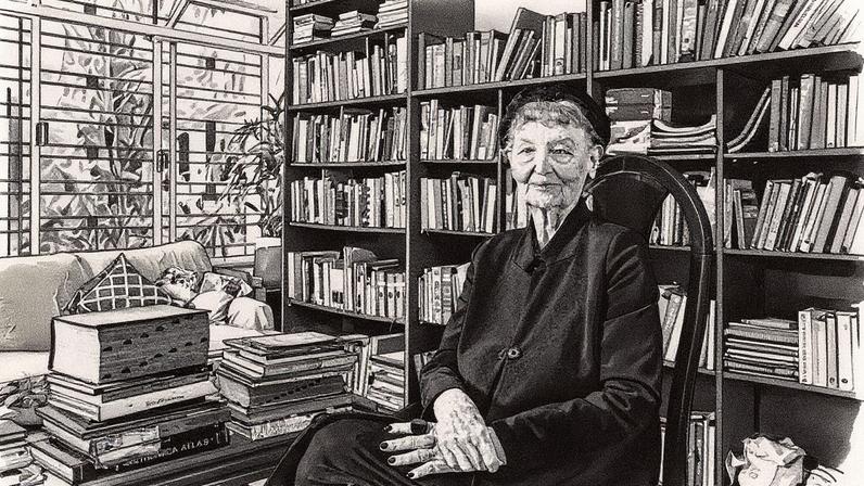 Aurora Fornoni Bernardini, tradutora e professora aposentada da USP, em sua casa no Brooklin, zona oeste de São Paulo (Foto: Reprodução)