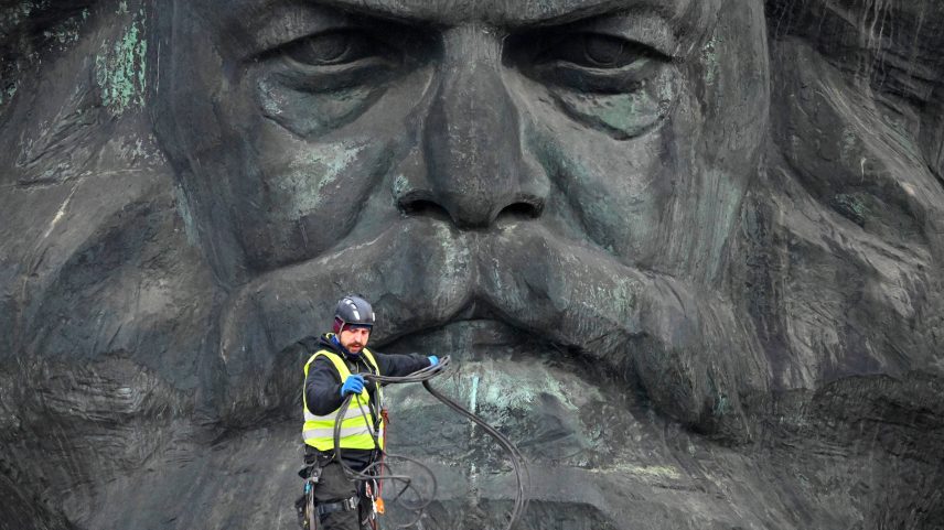 Monumento em homenagem ao intelectual Karl Marx em Chemnitz, na Alemanha (Foto: Matthias Rietschel/Reuters)