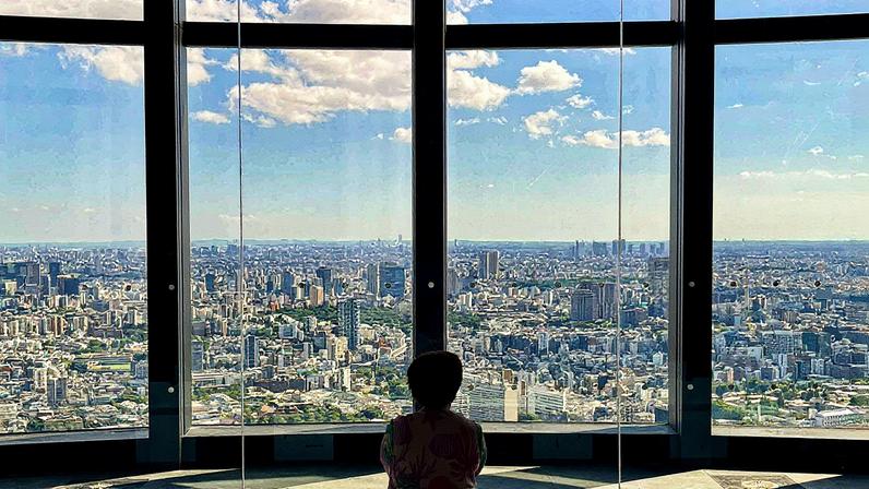 Esculturas de gatos no templo budista Gotokuji, em Tóquio (Foto: Daigo Oliva/Folhapress)