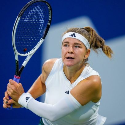 Muchova avança após batalha de quase 3h, enquanto Anisimova domina Raducanu