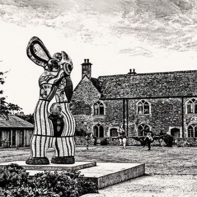 Arte ao ar livre atrai público e transforma espaços comerciais em galerias naturais