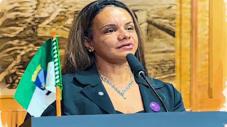 Juliana dos Santos, mulher que levou 61 socos do namorado em Natal (Foto: Redes sociais/Reprodução)