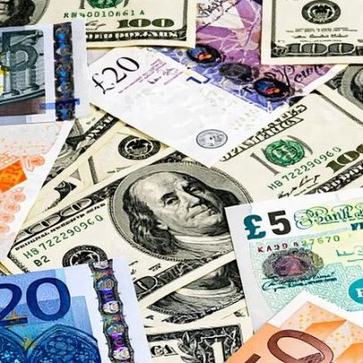 Moedas fortes enfrentam desafios enquanto o dólar apresenta queda significativa