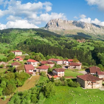 Guillermo Aguirre lança 'Estival', uma crítica à masculinidade e ao tempo dos adultos