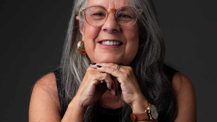 Claudia Alves, gerontóloga e cuidadora — Foto: Estúdio34/ Divulgação