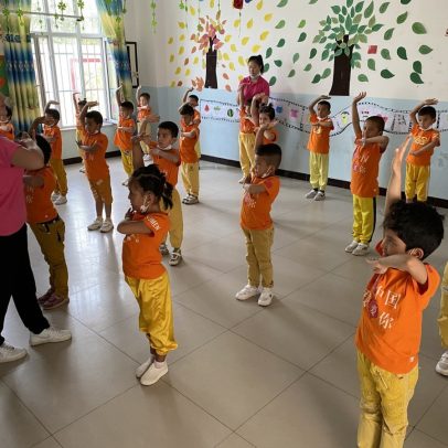 China implementa educação pré-escolar gratuita para enfrentar crise demográfica