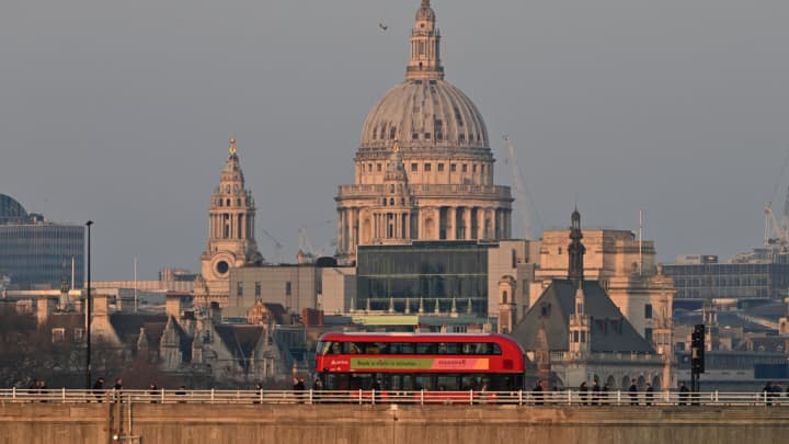 Ponte Waterloo, em frente à Catedral de São Paulo, em 24 de março de 2025, em Londres, Reino Unido. (Foto: John Keeble | Getty Images News | Getty Images)