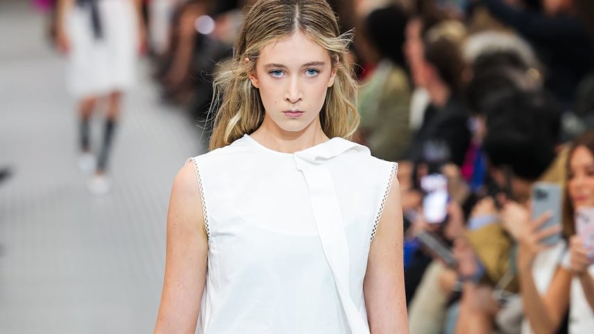 Sunday Rose Kidman Urban, durante o desfile de Miu Miu na semana de moda de Paris, em 1 de outubro de 2024. (Foto: Victor Boyko/Getty Images)