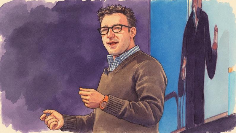 Homem em terno fala ao microfone, com uma tela grande ao fundo exibindo um gráfico azul em ascensão (Foto: Reprodução)