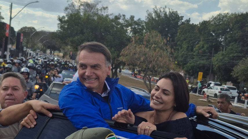 O ex-presidente Jair Bolsonaro e a ex-primeira-dama Michelle Bolsonaro (Foto: Hugo Marques/VEJA)
