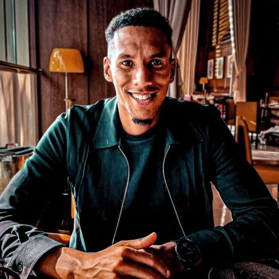 Isaac Hayden revela dor ao pensar em retornar ao estádio St James'