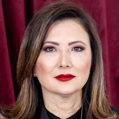 A violência de gênero expõe o rosto da mulher como alvo de punição e controle