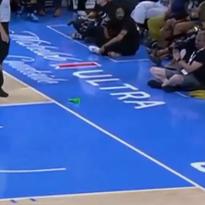 Jogadoras da WNBA pedem ações após protesto com brinquedos sexuais em quadra