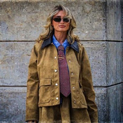 A saia favorita da adolescência volta a ser tendência entre os jovens