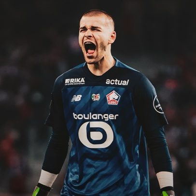 PSG contrata goleiro Lucas Chevalier e garante sua titularidade na equipe