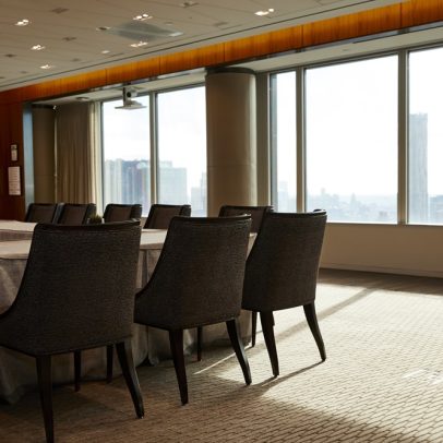 Bancos da América do Norte retornam ao escritório enquanto Europa mantém modelo híbrido