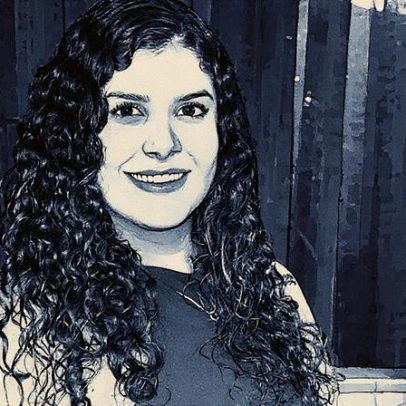 Influenciadora revela motivo de comprar dois assentos em viagens de avião