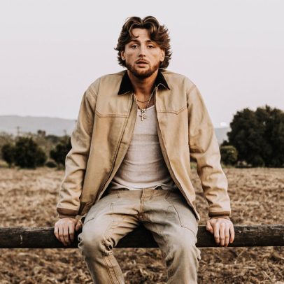 Bailey Zimmerman desiste de primeira gravação de seu novo álbum