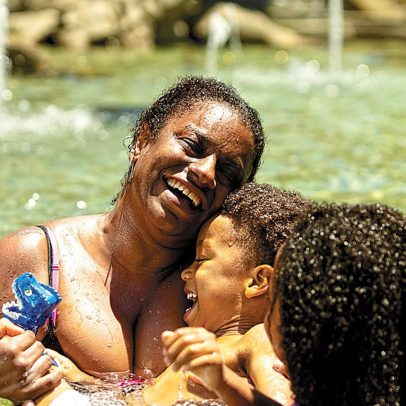 Anna Muylaert explora a maternidade em novo filme com atuação impressionante