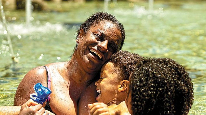 Shirley Cruz em 'A melhor mãe do mundo', de Anna Muylaert (Foto: Divulgação)