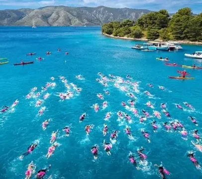 Pessoas trocam férias relaxantes por desafios de resistência e superação