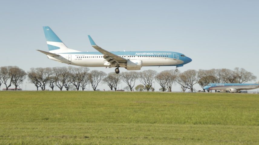 Tarifas promocionais de voos para Buenos Aires visam reduzir a queda no número de visitantes à Argentina por causa do fortalecimento do peso argentino (Foto: Reprodução)