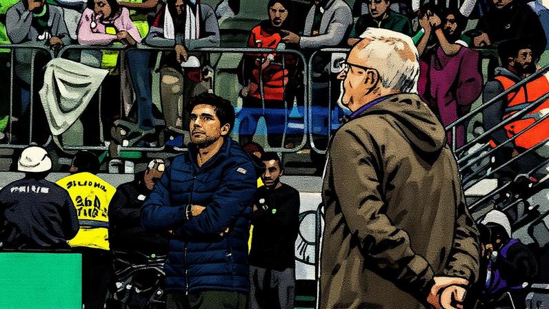 Abel Ferreira observa sua equipe durante a derrota para o Corinthians pela Copa do Brasil (Foto: Adriano Vizoni - 6.ago.25/Folhapress)