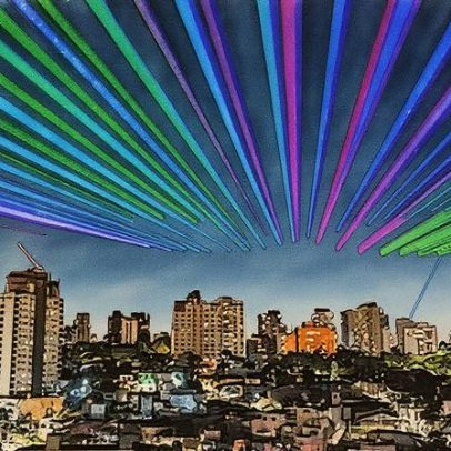 São Paulo ilumina céu com festival de luzes, lasers e drones espetaculares