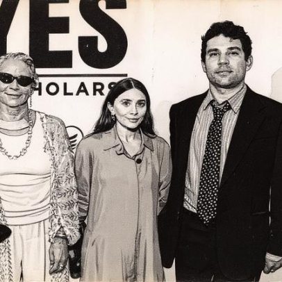 Ashley Olsen e Louis Eisner fazem estreia em tapete vermelho após nascimento do filho