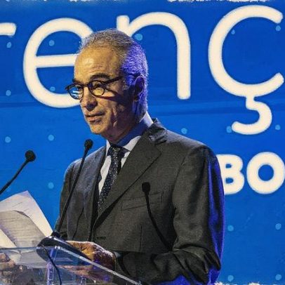 João Roberto Marinho é homenageado com troféu no Emmy Internacional 2025