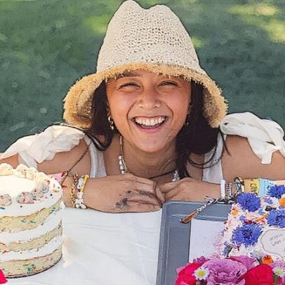 Trabalhadora transforma hobby de confeitaria em evento que reúne amantes de bolos