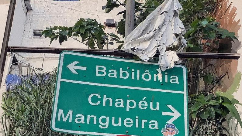 Policiais foram atacados em uma operação no Morro da Babilônia (Foto: Reprodução)