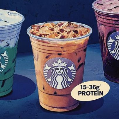 Starbucks lança espuma fria rica em proteínas e novos lattes este mês