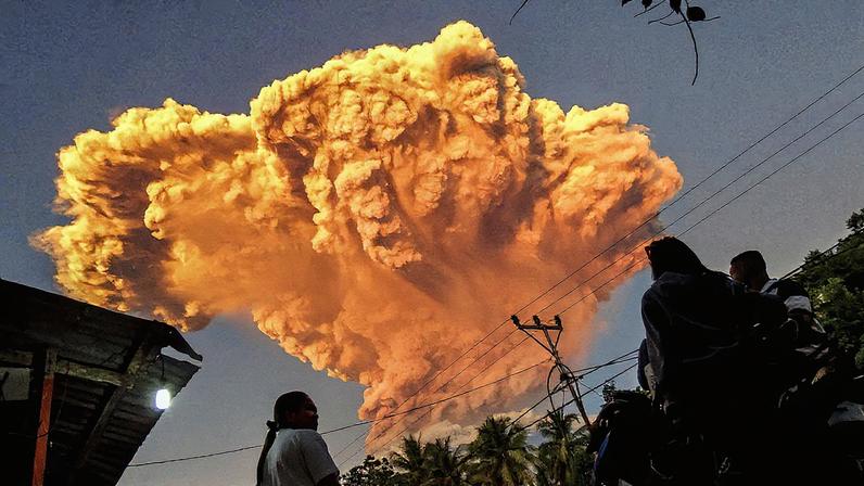 Monte Lewotobi Laki-Laki teve várias erupções neste ano (Foto: Reprodução)