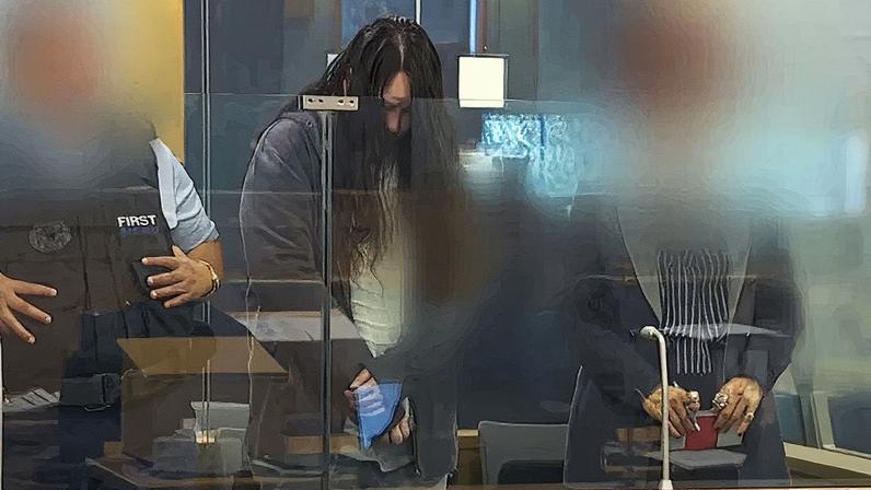 Hakyung Lee é acusada de assassinar seus dois filhos e ocultar seus corpos em malas por anos (Foto: Reprodução)